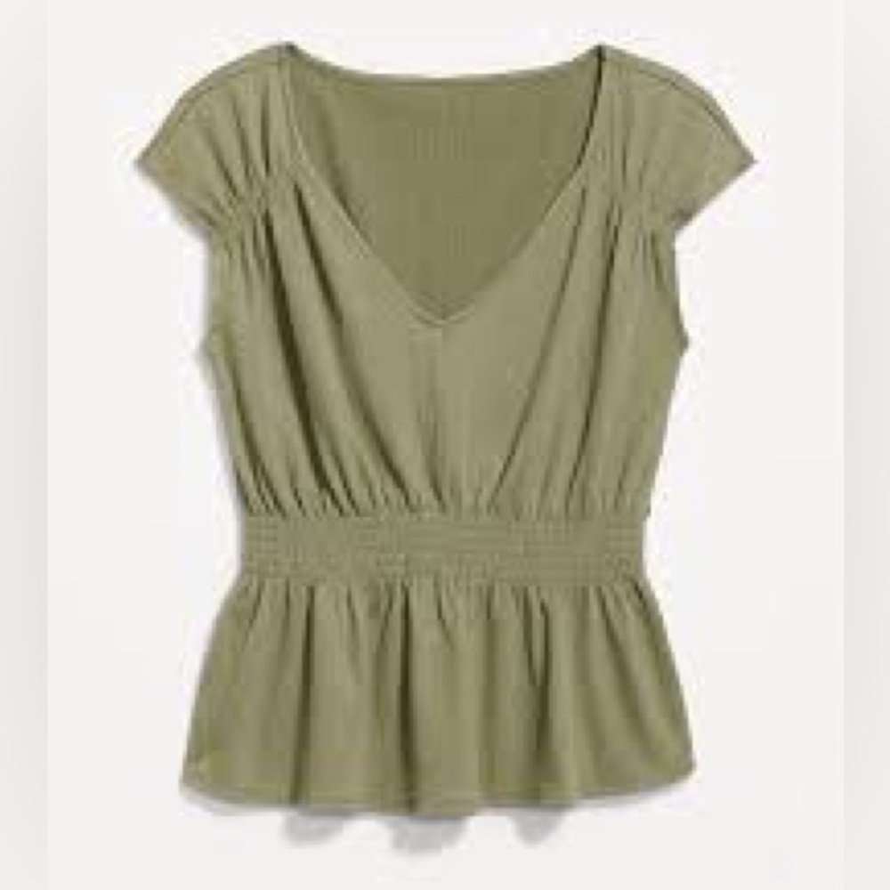 NEVER WORN Old Navy XXL Smocked Waist Top in Olive Green!